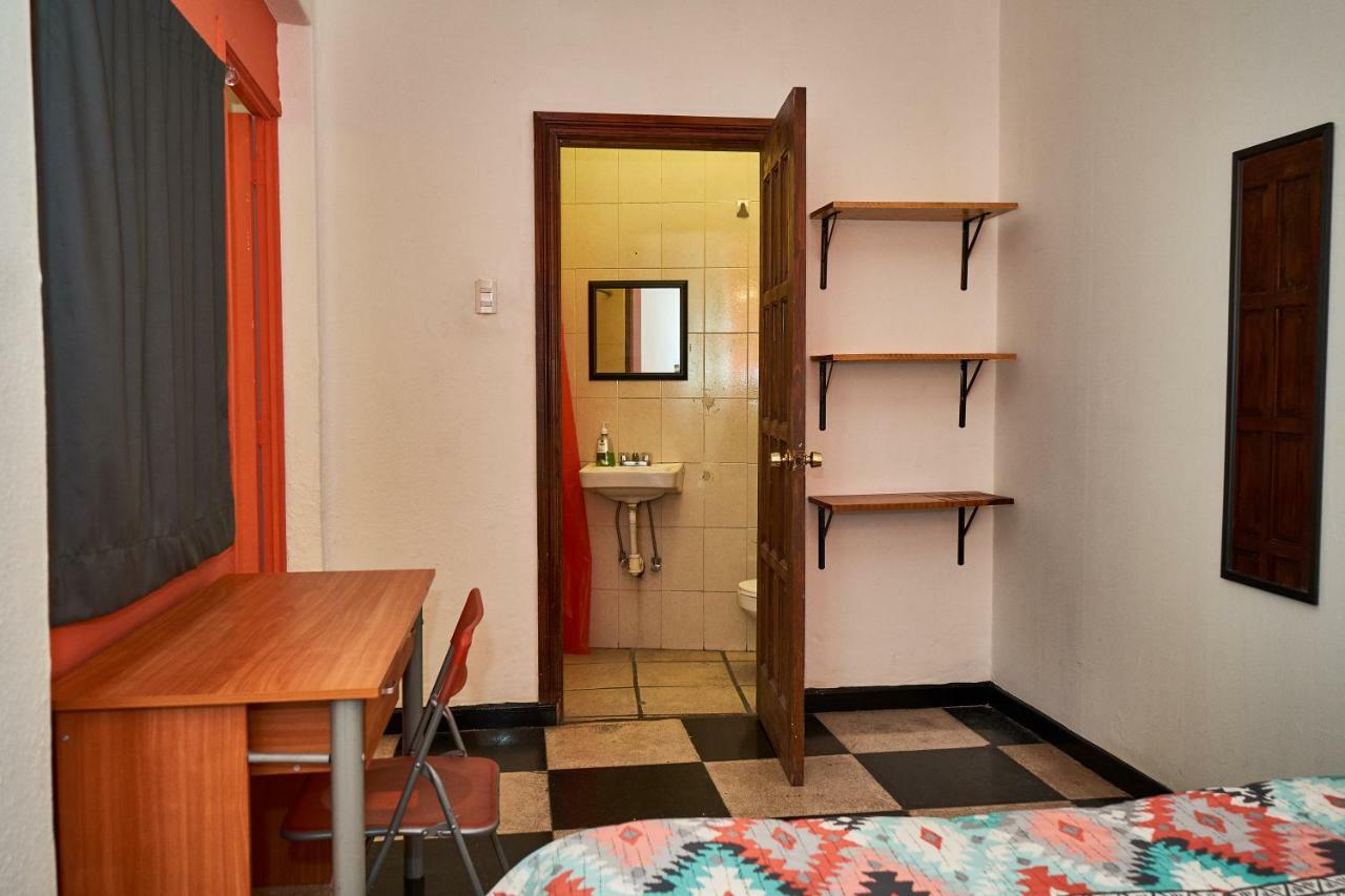 Hostal Americana グアダラハラ エクステリア 写真
