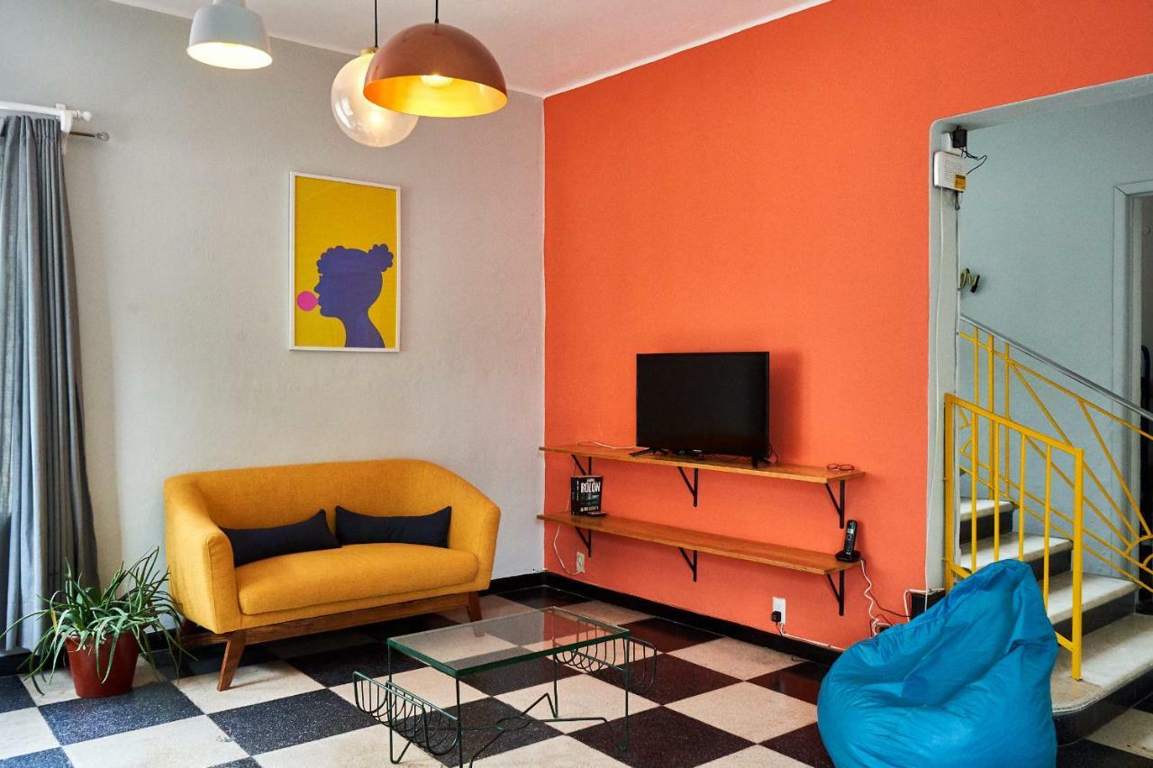 Hostal Americana グアダラハラ エクステリア 写真